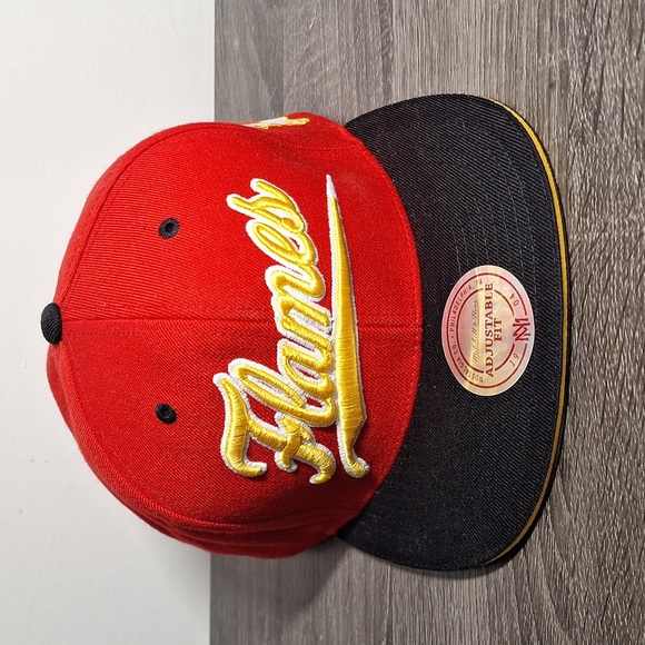 CALGARY FLAMES NHL Mitchell & Ness Hockey Snapback (Adjustable) - Picture 1 of 8